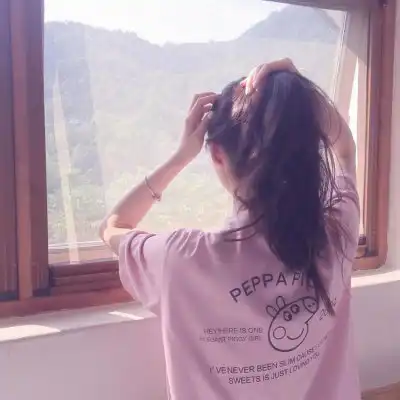 女生背影头像唯美好看最新微信头像经典女背影大全
