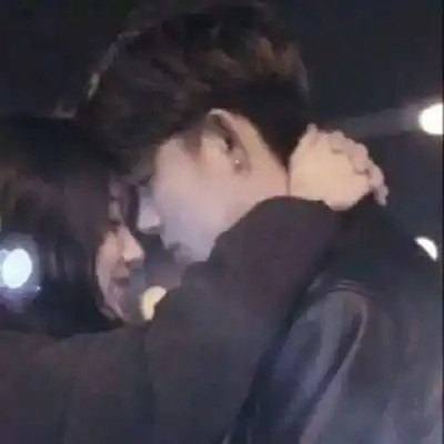 唯美微信情侣头像素材(一对)
