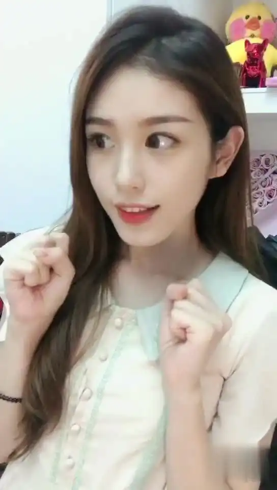 猫系女孩的日常
