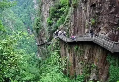 Bluelotus秋色南黄古道秋韵南黄古道,行摄金秋枫叶,赏琼台仙境风景
