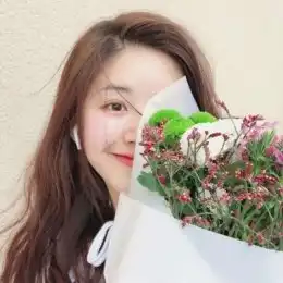 带阳光的微信头像女生唯美图片大全
