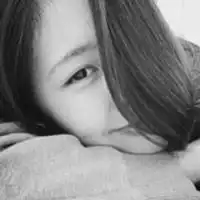 长发遮目
